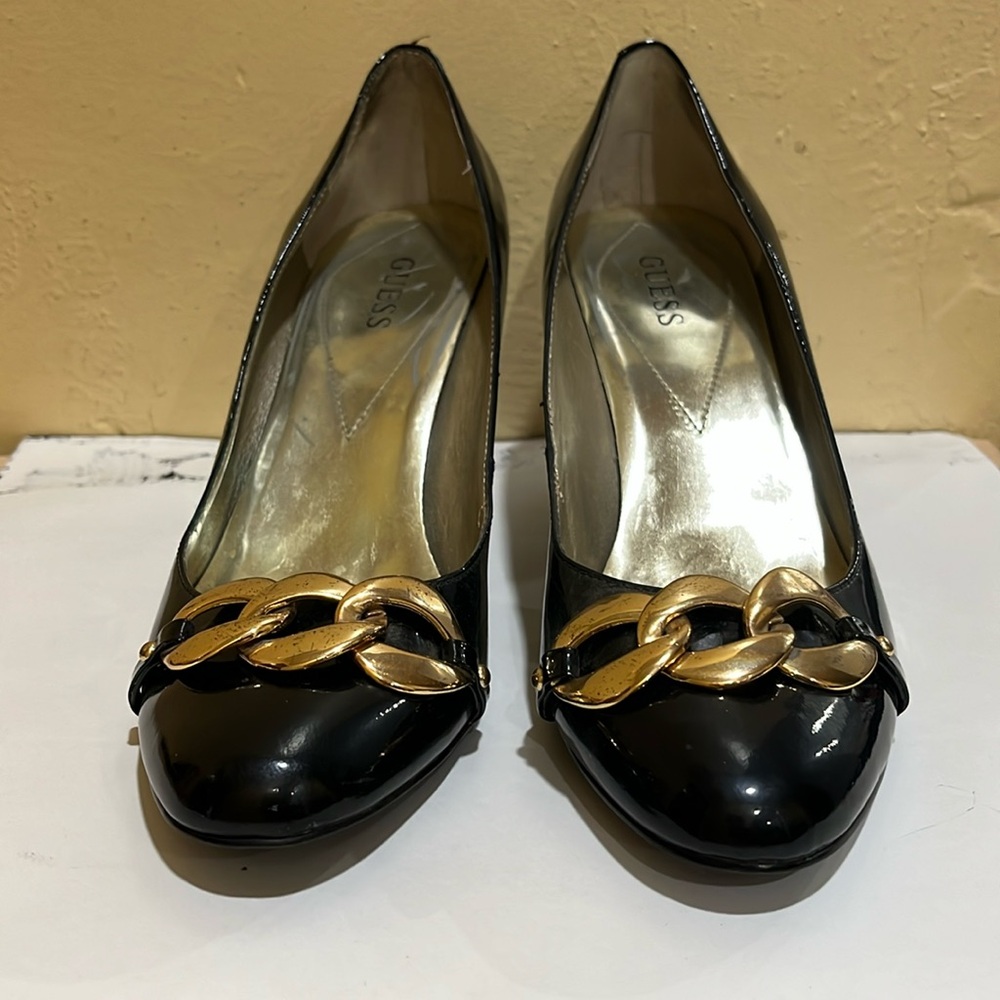 Guess pumps size 9